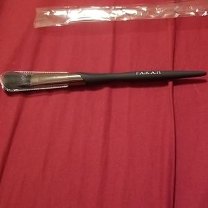 F.A.R.A.H. 218M Contour brush